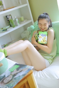 朱门绣户PO18以唇喂水